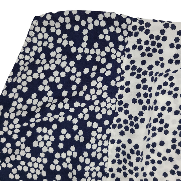 Boden Maya Top Contrast Print  VNeck White Navy - Picture 3 of 12